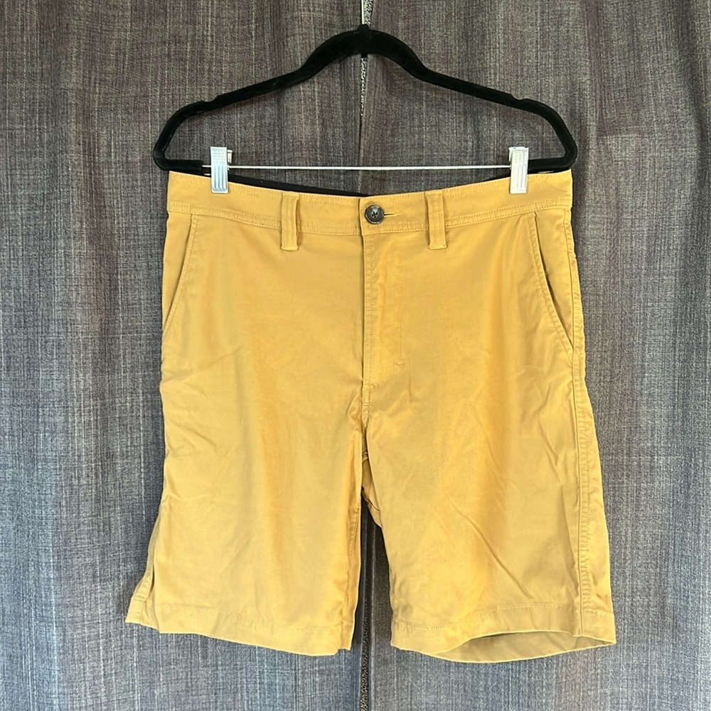 Prana men’s flat front shorts waist 33 with 9” length tan